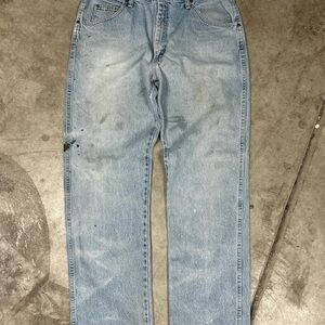 Wrangler Men's Faded Blue Straight Jeans